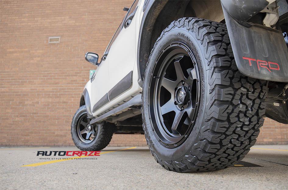 TOYOTA HILUX N80 4WD SHOK MATTE BLACK